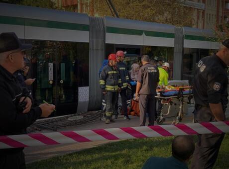 Eve gitmek için tramvay durağında bekliyordu! Sonrası çok korkunç